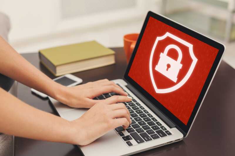 Цифровой погром в Рунете: Кремль глушит VPN и вводит «белые списки» ради тотальной изоляции россиян
