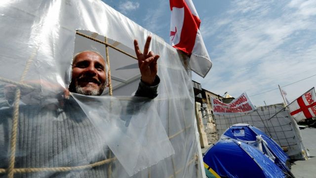 Протестующий против насилия в тюрьмах в 2012 году qkrihhideritxkmp