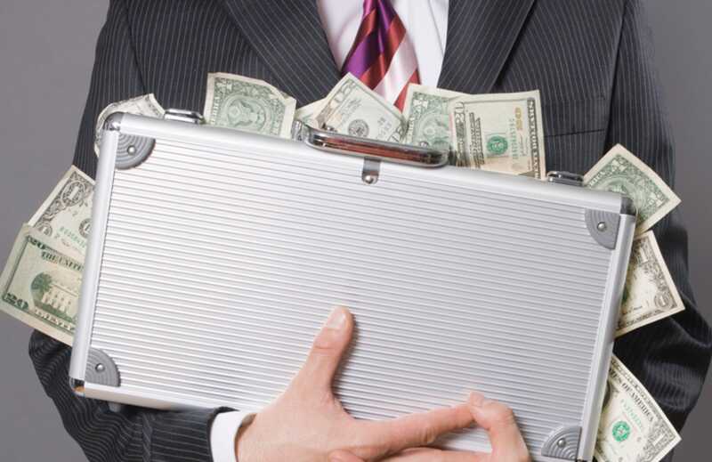 Corruption immunity of the owner of "Forum": how Andrey Muravyov has been using his connections with Igor Mitrofanov and Vladimir Mazur for years to carry out unpunished raiding and blackmail